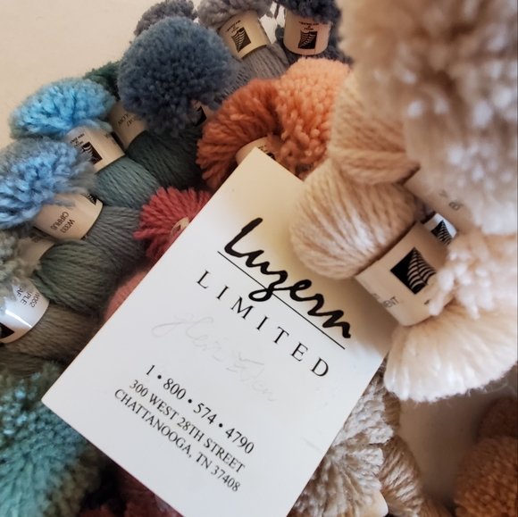 WOOLS OF NEW ZEALAND CARPET TUFT SAMPLES 3.5 lbs - Picture 6 of 9